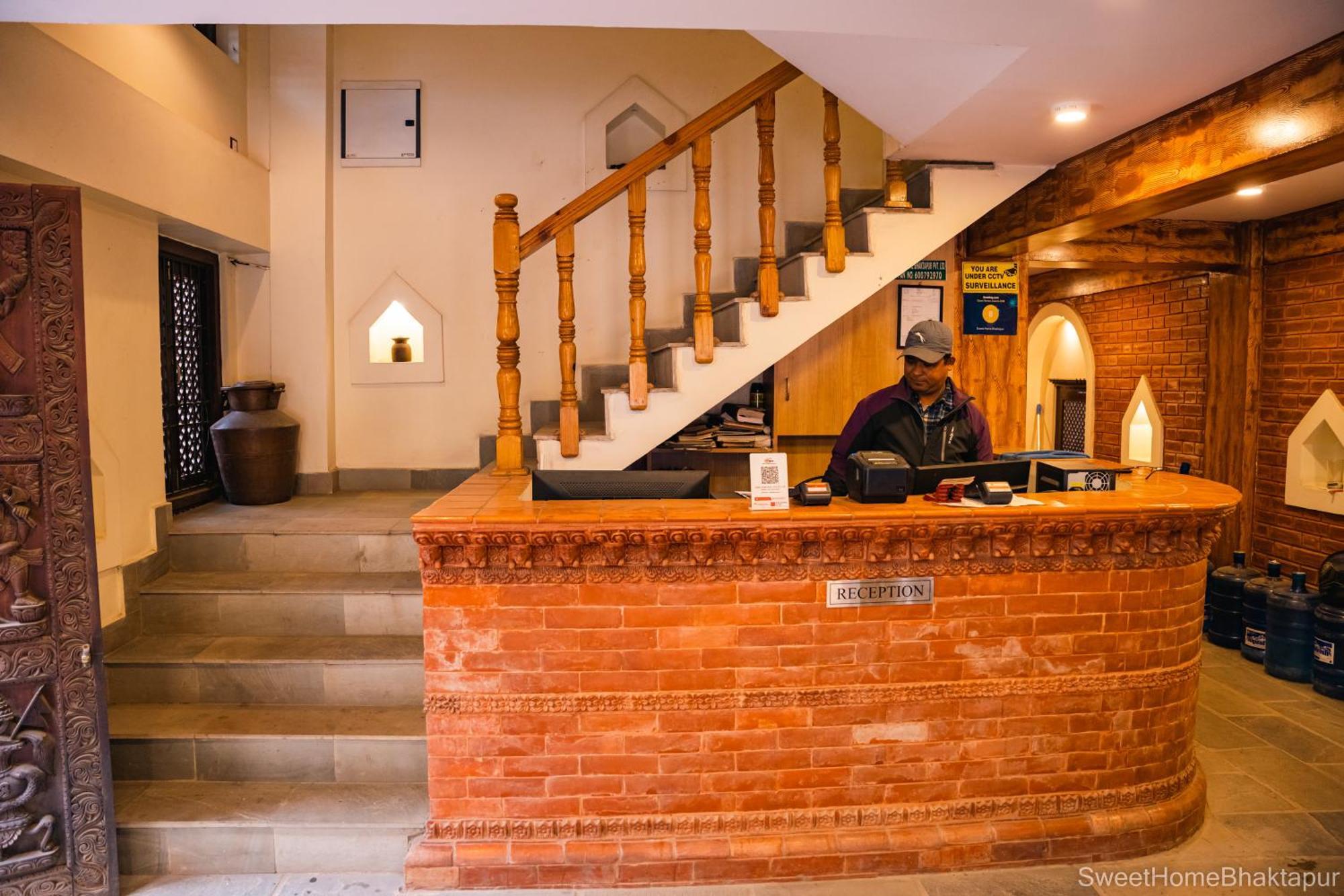 Hotel Sweet Home Bhatgoan Buitenkant foto