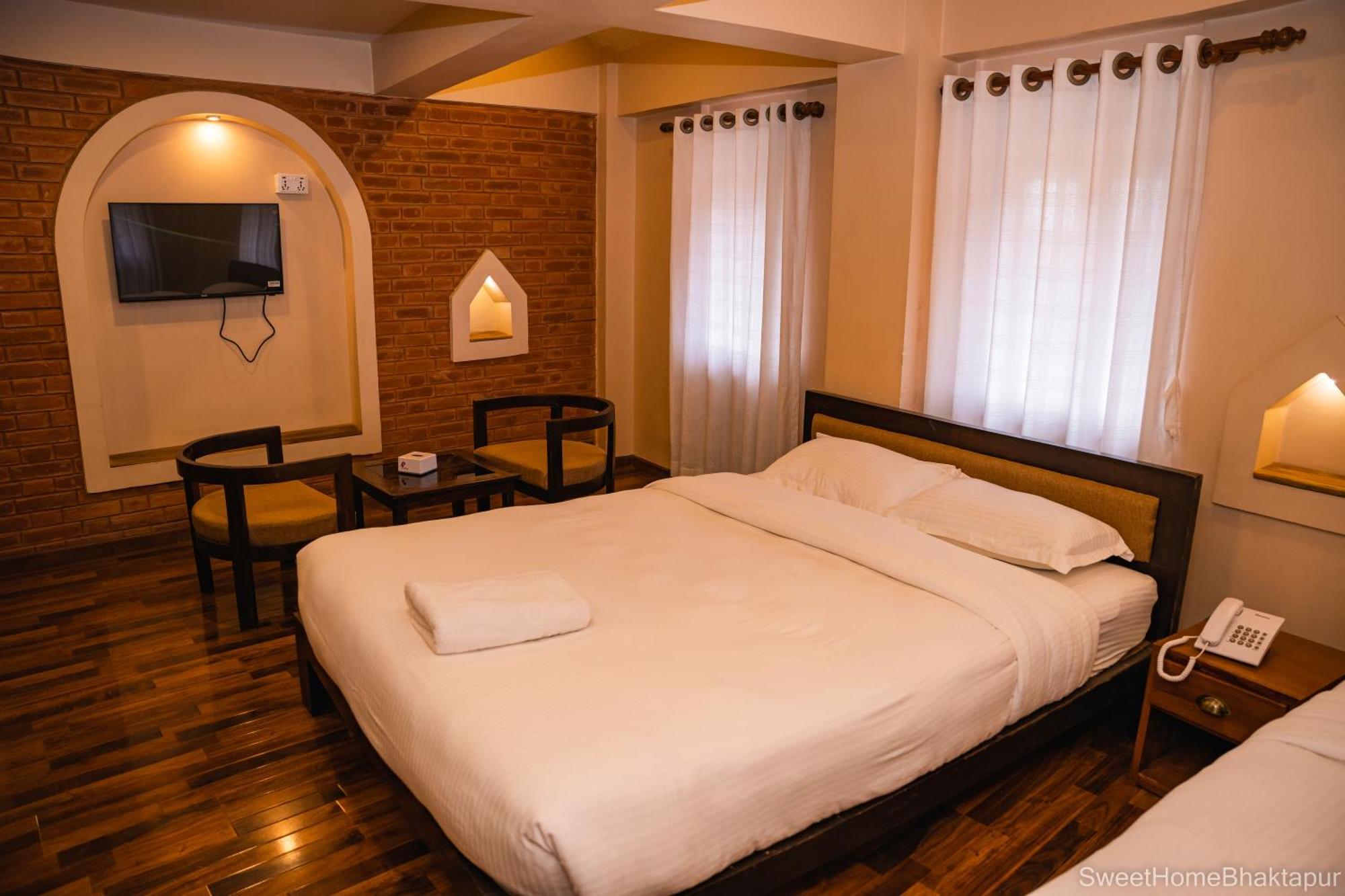 Hotel Sweet Home Bhatgoan Buitenkant foto